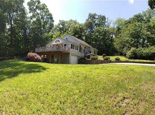 7 W Green Rd W, Rock Tavern, NY 12575