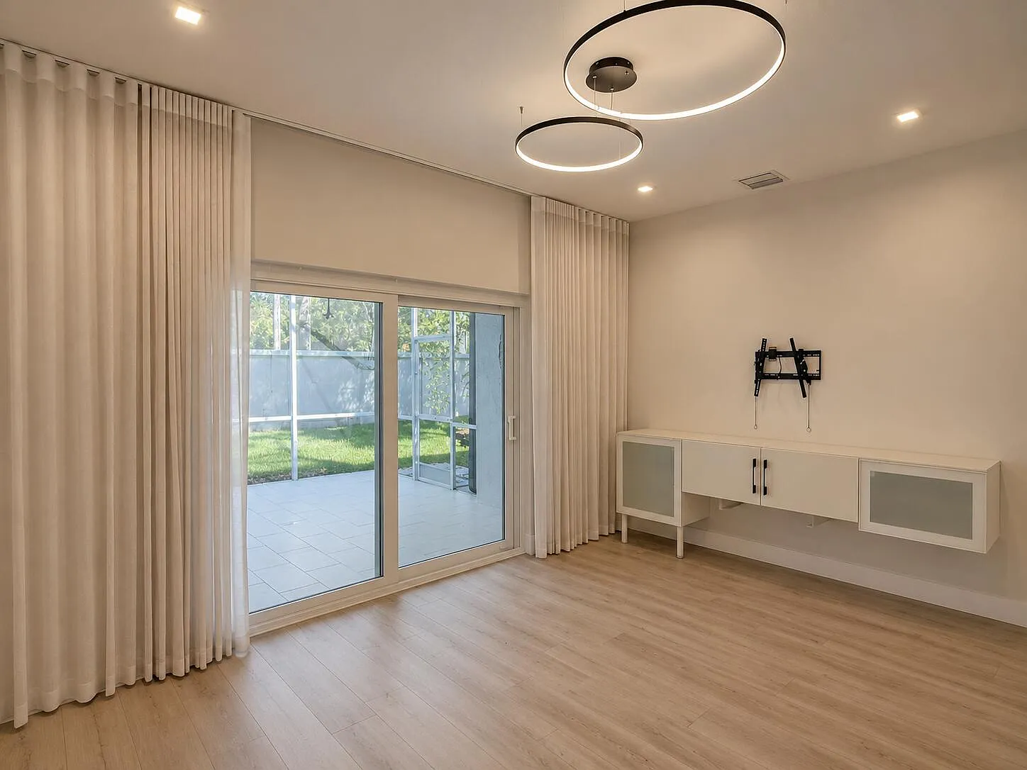 2 bed, 2.0 bath, 1333 sqft, $3,195 — Photo 4
