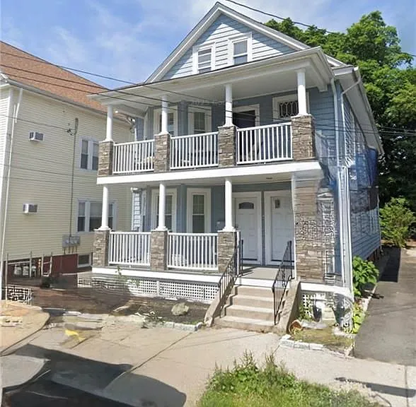 76 Pembroke Ave — Photo 1