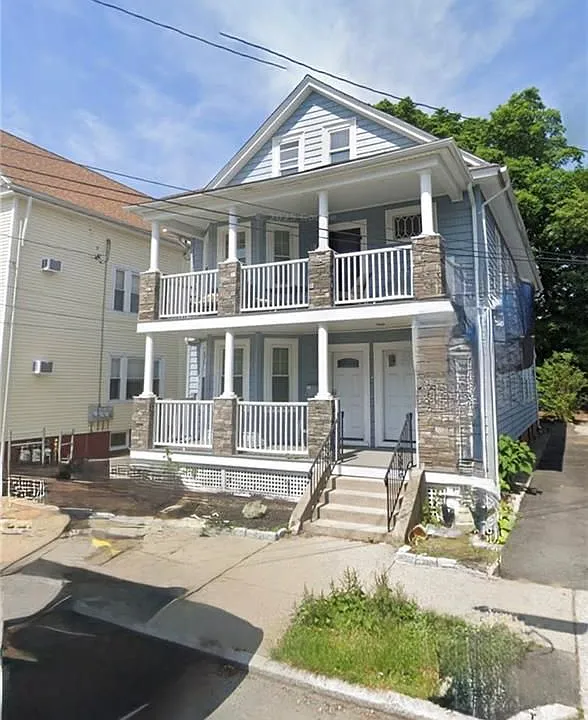 76 Pembroke Ave #A