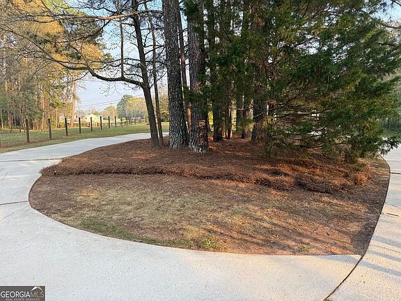 4th image of 1205 County Line Rd