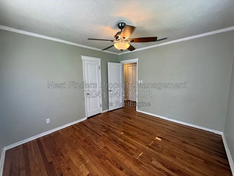 1309 Macarthur St — Photo 23