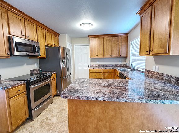 2nd image of 5875 Castle Lk
