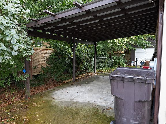 5th image of 14034 Deer Cove Dr