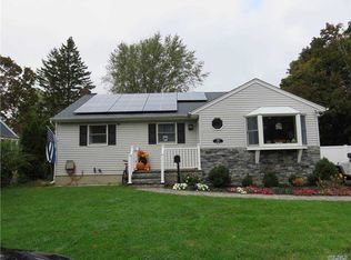 488 Pulaski Rd, Greenlawn, NY 11740