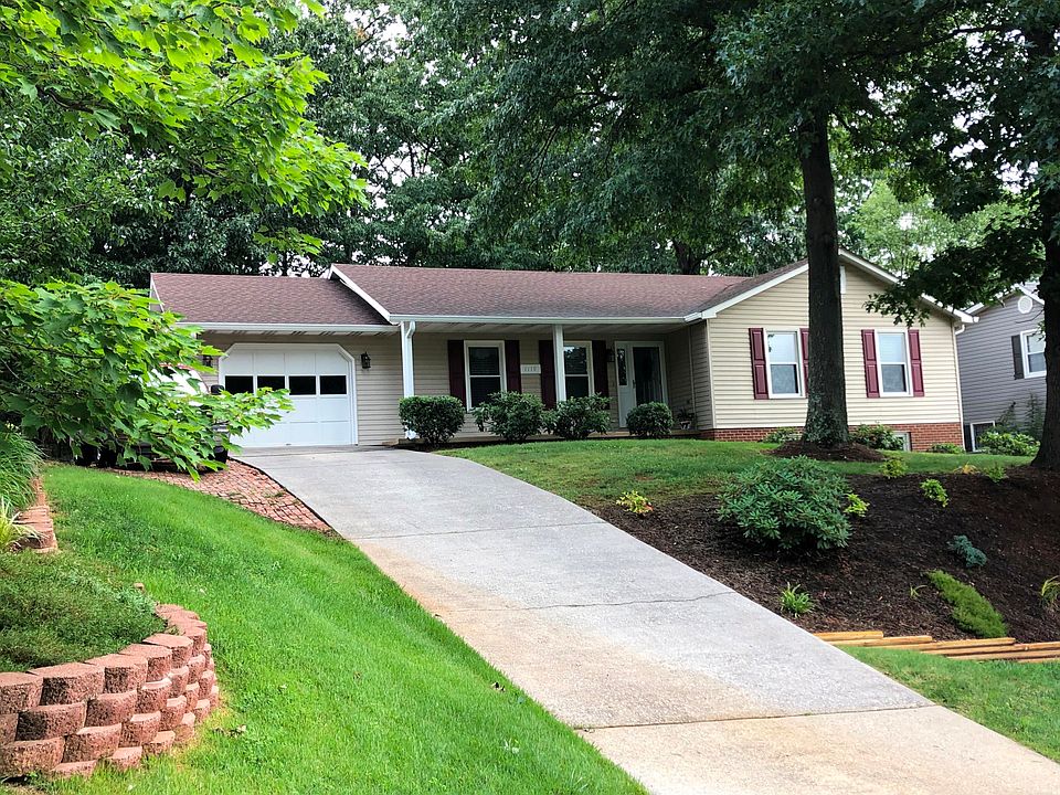 1st image of 1119 Debra Ln