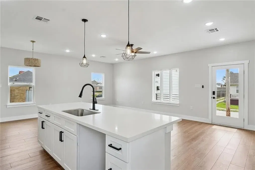 2 bed, 2836 sqft, $2,000 — Photo 4