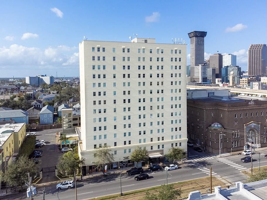 1st image of 1205 Saint Charles Ave APT 512
