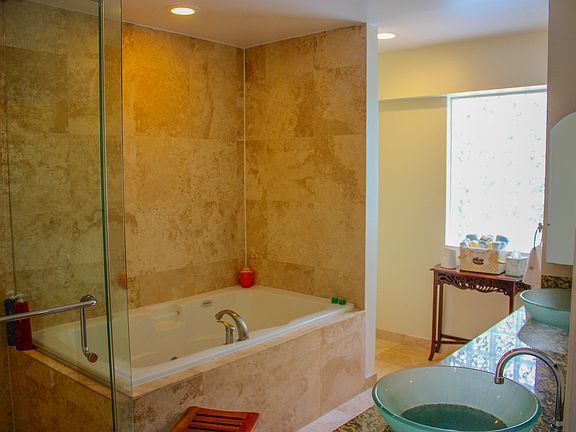 5th image of 2699 Tigertail Ave APT 22