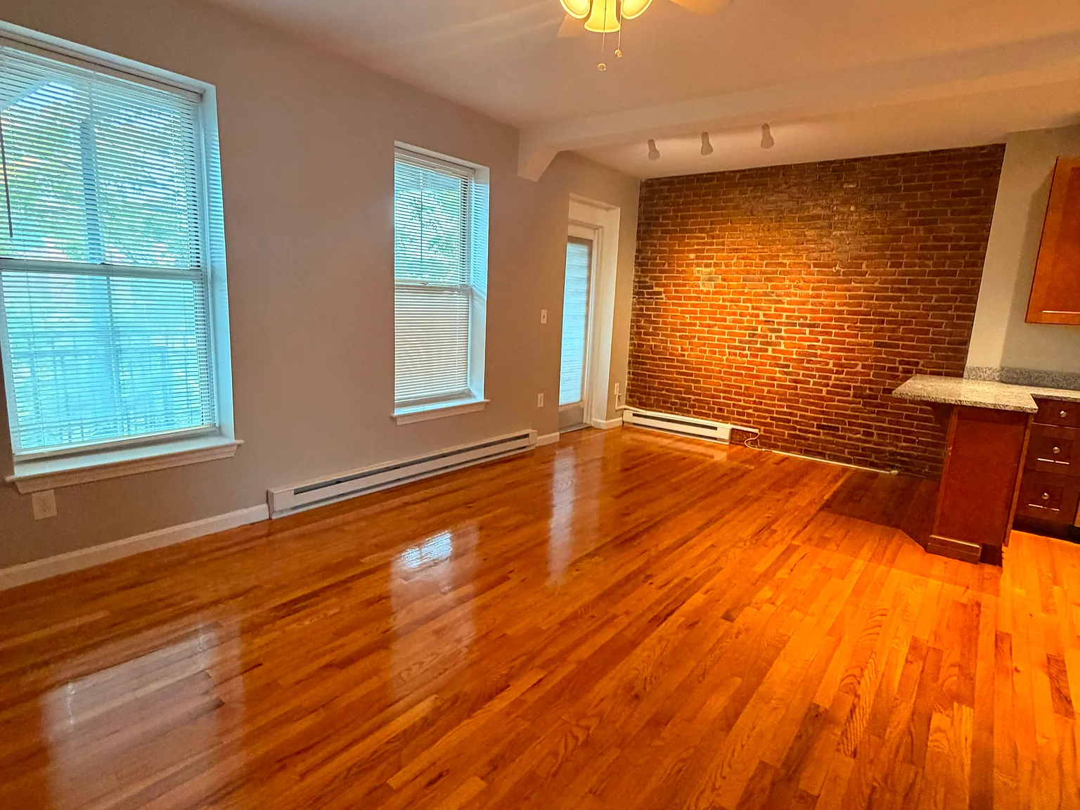 1 bed, 1.0 bath, $2,300 — Photo 3