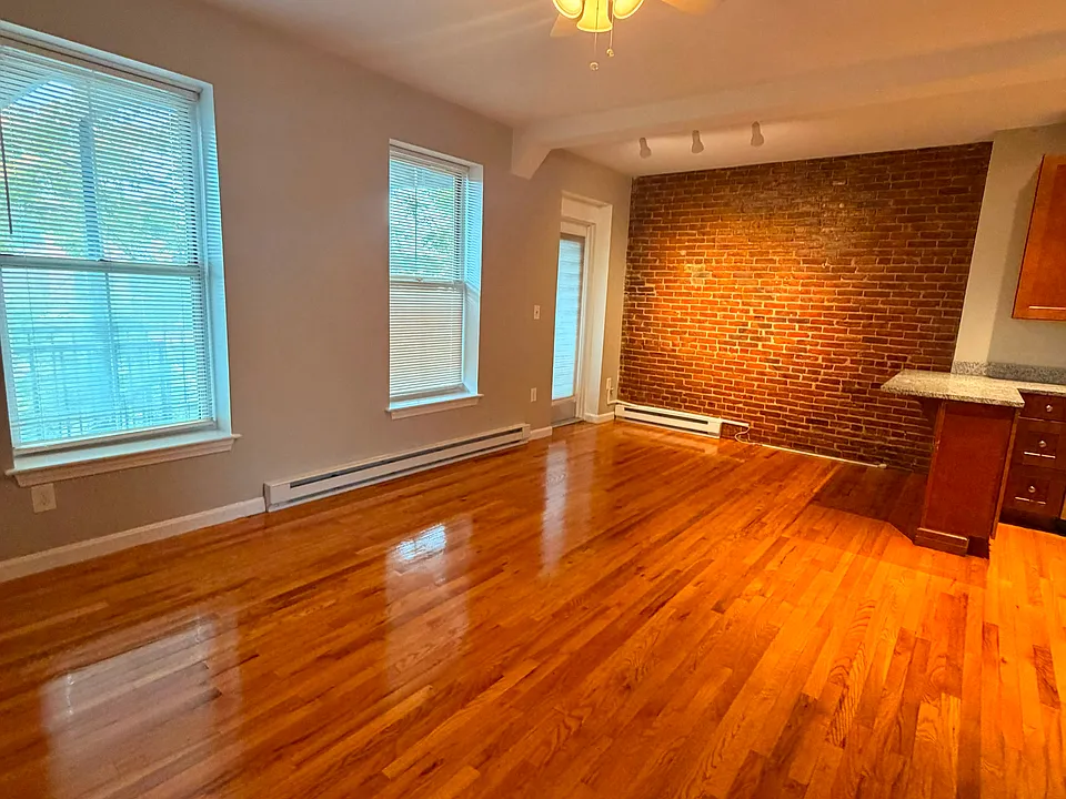 8 Pembroke St