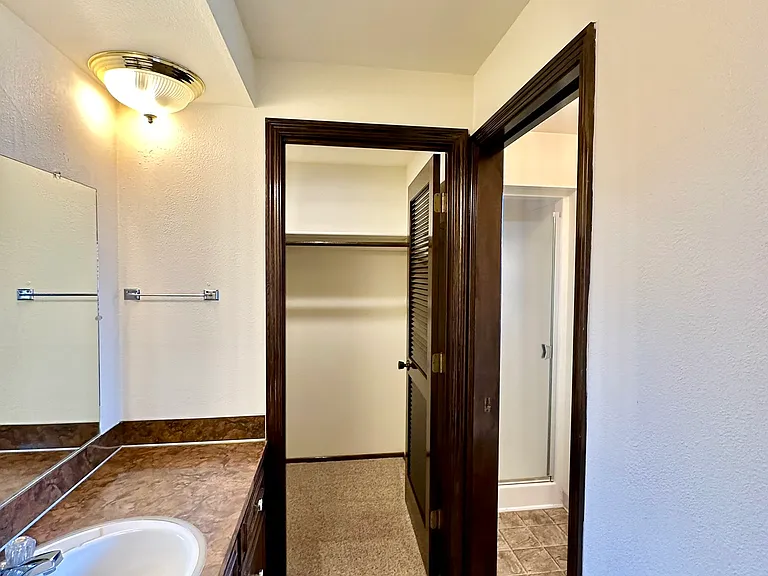 2346 Woodlawn Ct NE — Photo 12