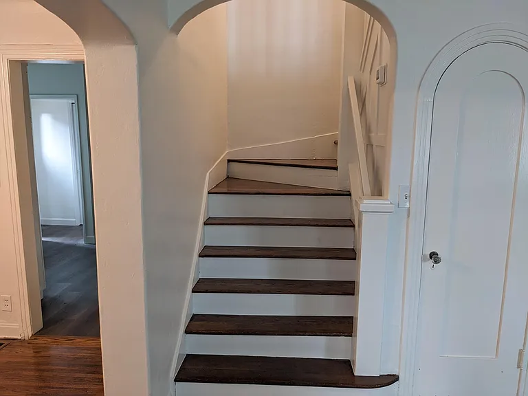 1 Waverly Dr — Photo 6