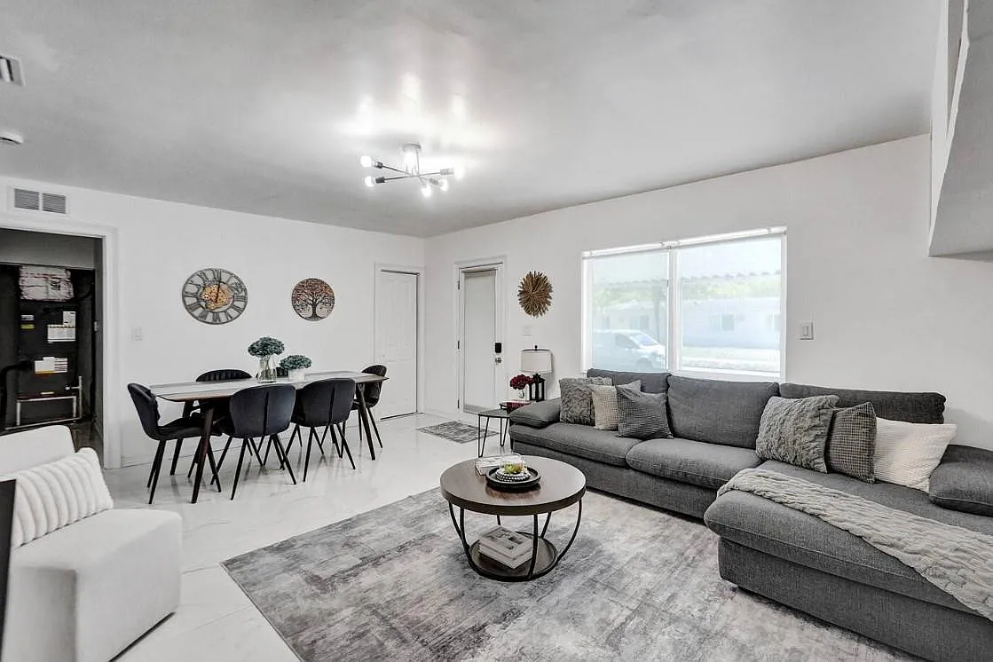 2 bed, 2.0 bath, 1144 sqft, $5,000 — Photo 1