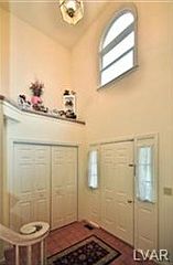 2nd image of 165 Kingsbury Ct