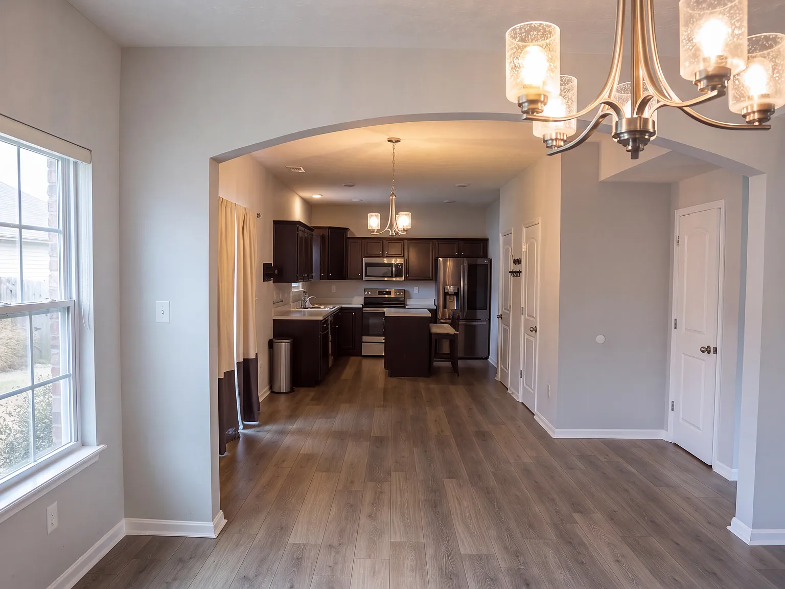 4 bed, 2.5 bath, 2268 sqft, $2,595 — Photo 4