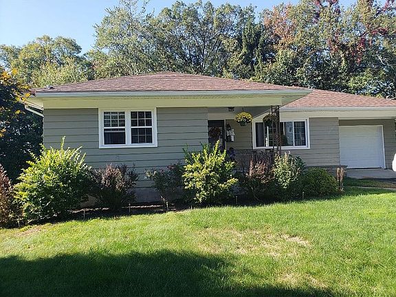 4th image of 219 Seymour Ave