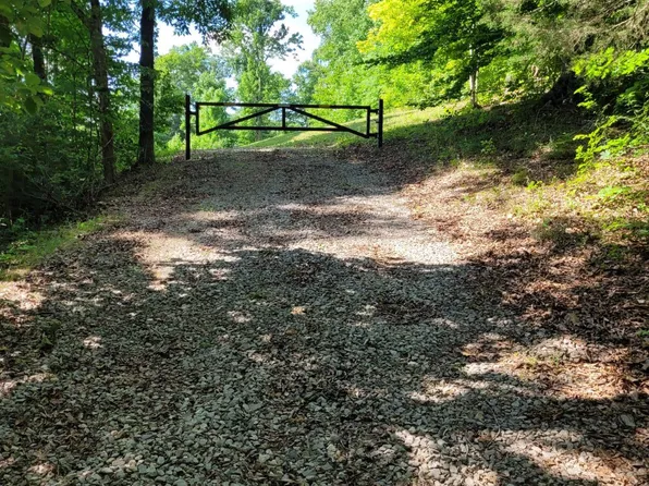 1500 Pleasant Hill Rd, Burkesville, KY 42717