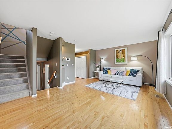 4th image of 455 Buckwold COVE