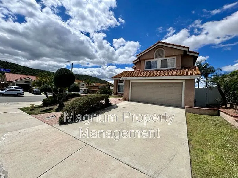 3 bed, 2.5 bath, 1678 sqft, $2,999 — Photo 4