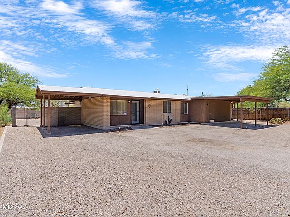 3rd image of 5212 N Whispering Hills Ln