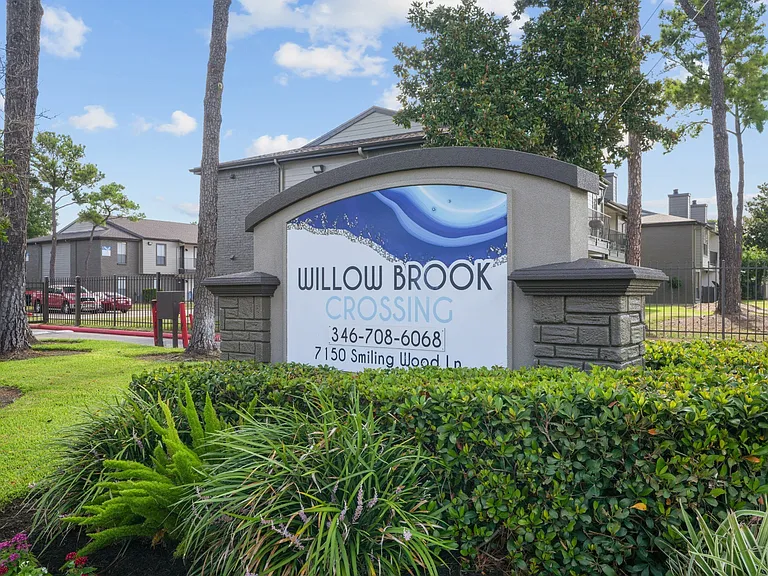 Willow Brook Crossing — Photo 33