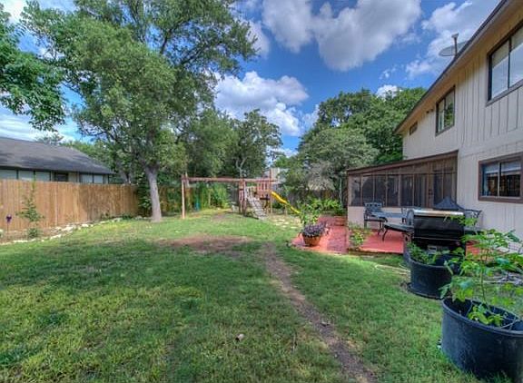 2nd image of 301 Cluck Creek Trl