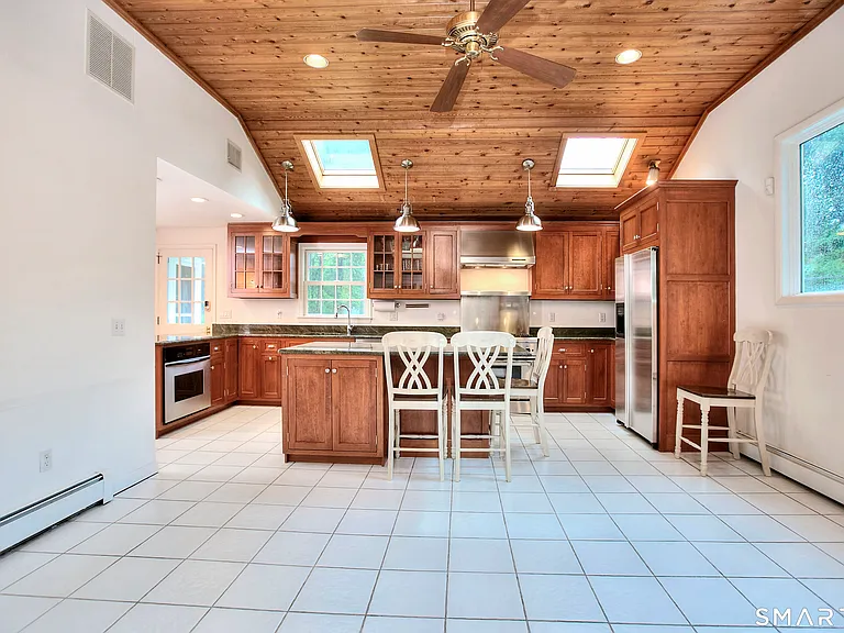 10 Woodcock Ln — Photo 18