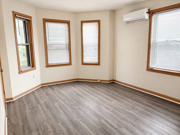 41 Bain St #1 — Photo 2