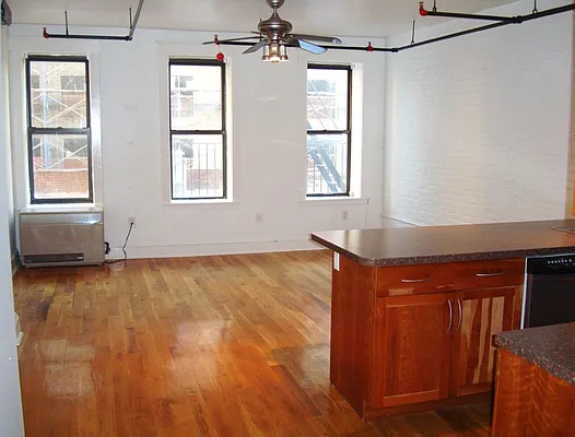 Rented by MNS | media 9