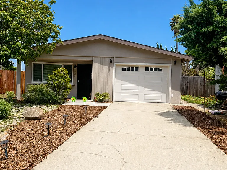 604 Ester Way #B — Photo 1