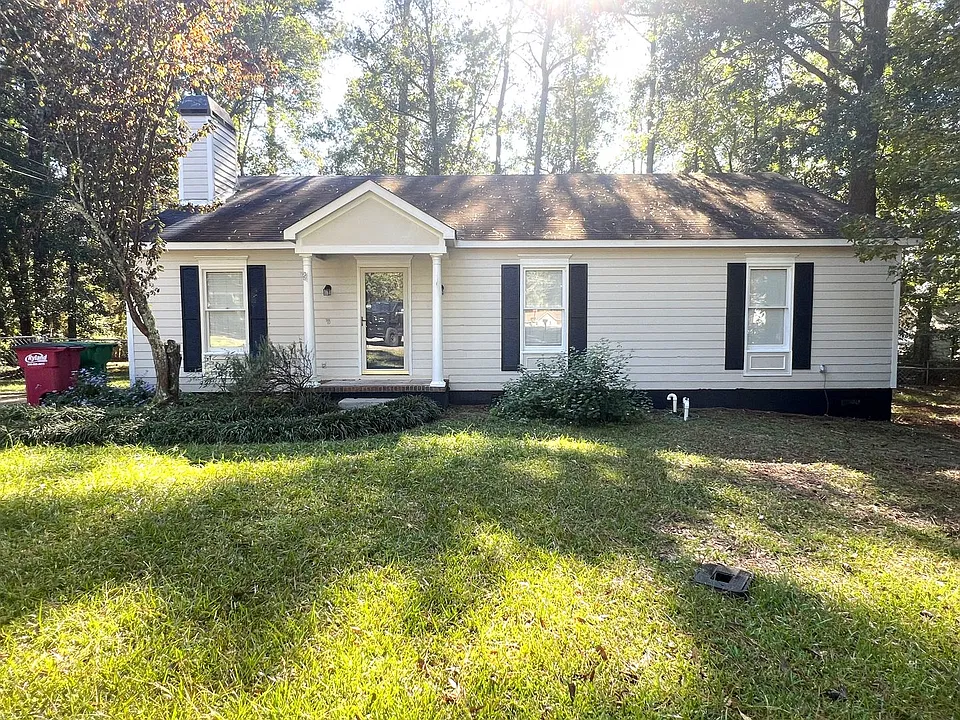 302 James Pl