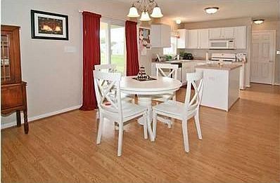 5th image of 808 Yellowwood Dr