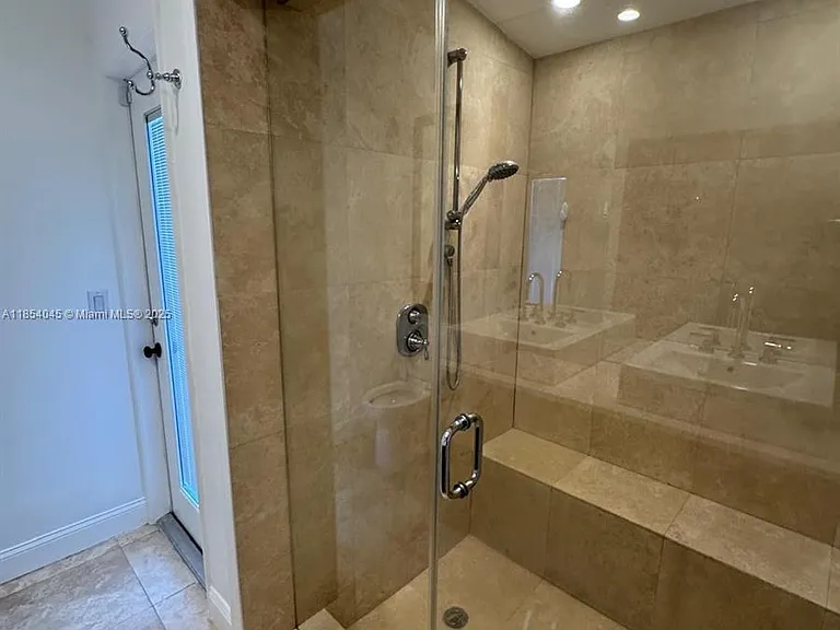 5801 SW 100th St — Photo 3
