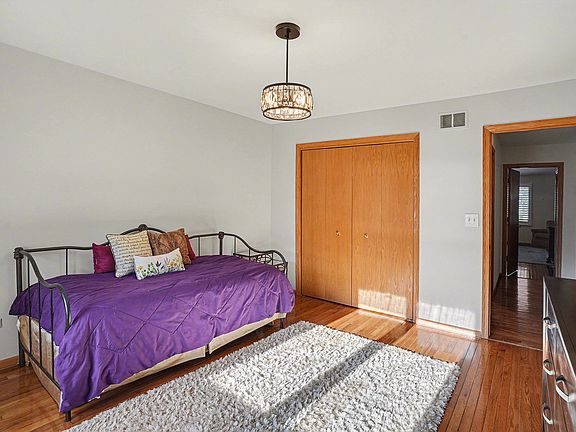 4th image of 10942 Liz Ln