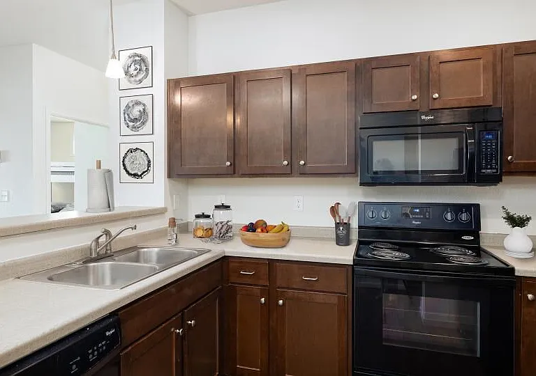 Regency Apartment Homes — Photo 7