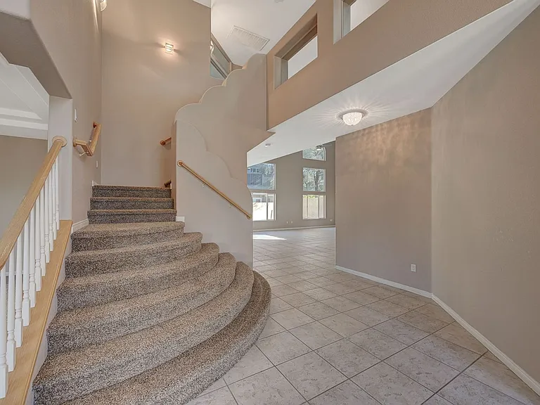 1934 Grey Eagle St — Photo 4