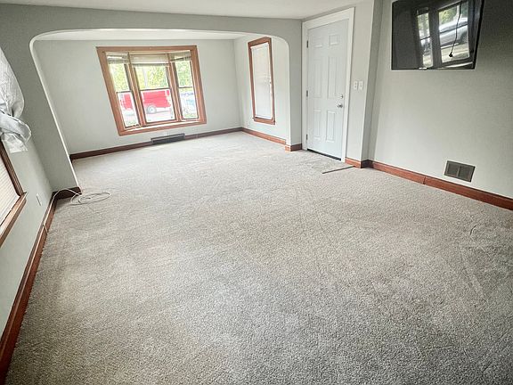 2nd image of 24 E Main St Floor 1