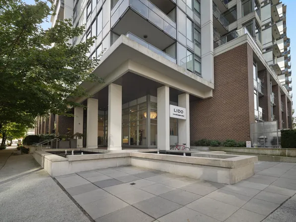 110 Switchmen St #907, Vancouver, BC V6A 0C6