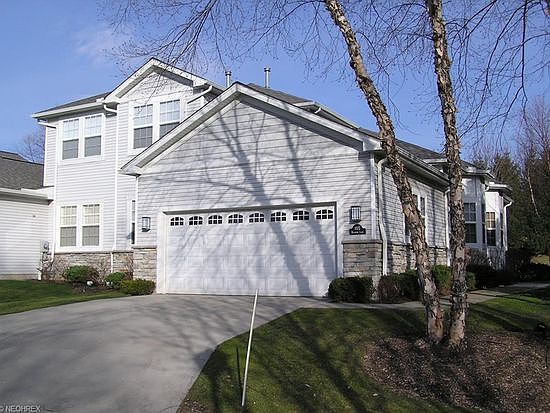 1st image of 105 Blossom Ln
