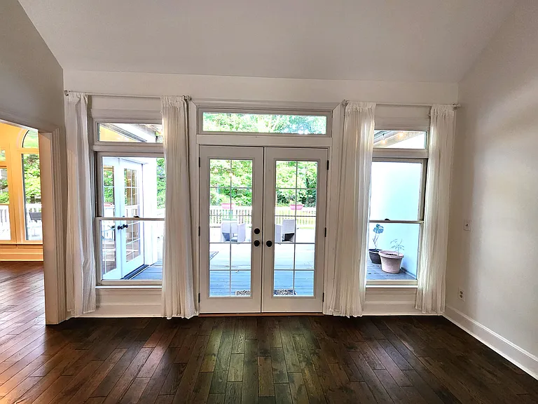 Sitting room looking on to the deck