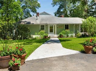 9 Idlewild St, Foxboro, MA 02035
