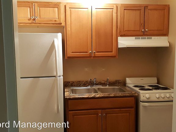 4th image of 3302 N Elm St APT H