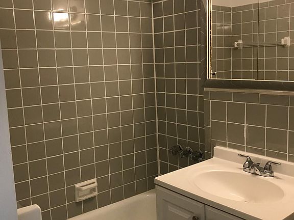 3rd image of 10915 37th Ave APT 11B