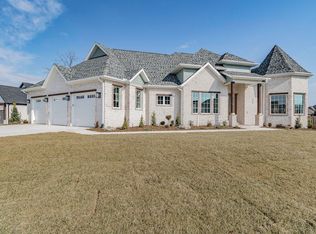 3100 Laurel Cir, Centerton, AR 72719