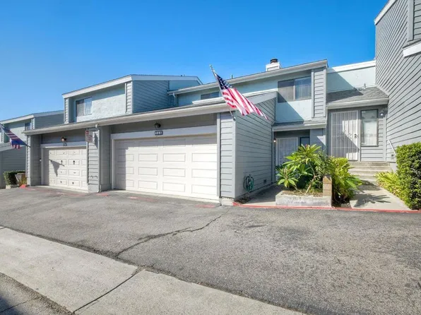 366 Flower Ln, Vista, CA 92083