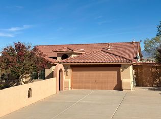 620 9th St NE, Rio Rancho, NM 87124