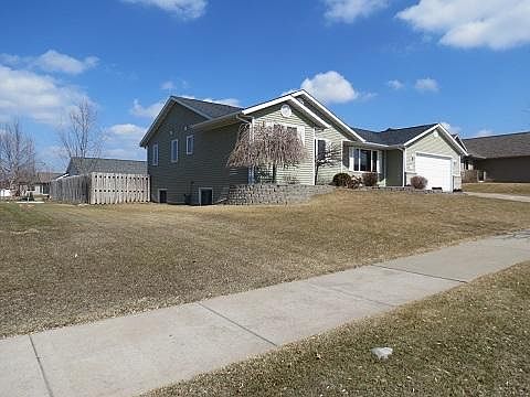 4th image of 807 Oakwood Dr