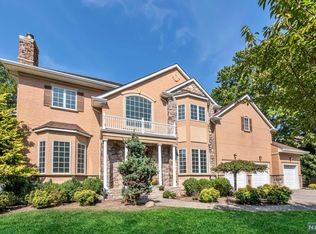 9 Ingleside Ct, Old Tappan, NJ 07675