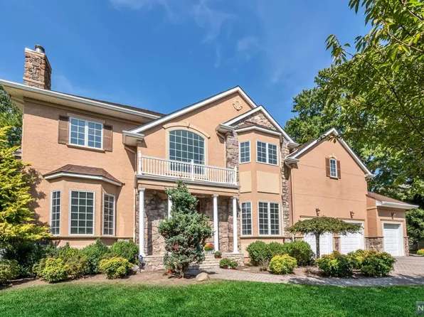 9 Ingleside Ct, Old Tappan, NJ 07675
